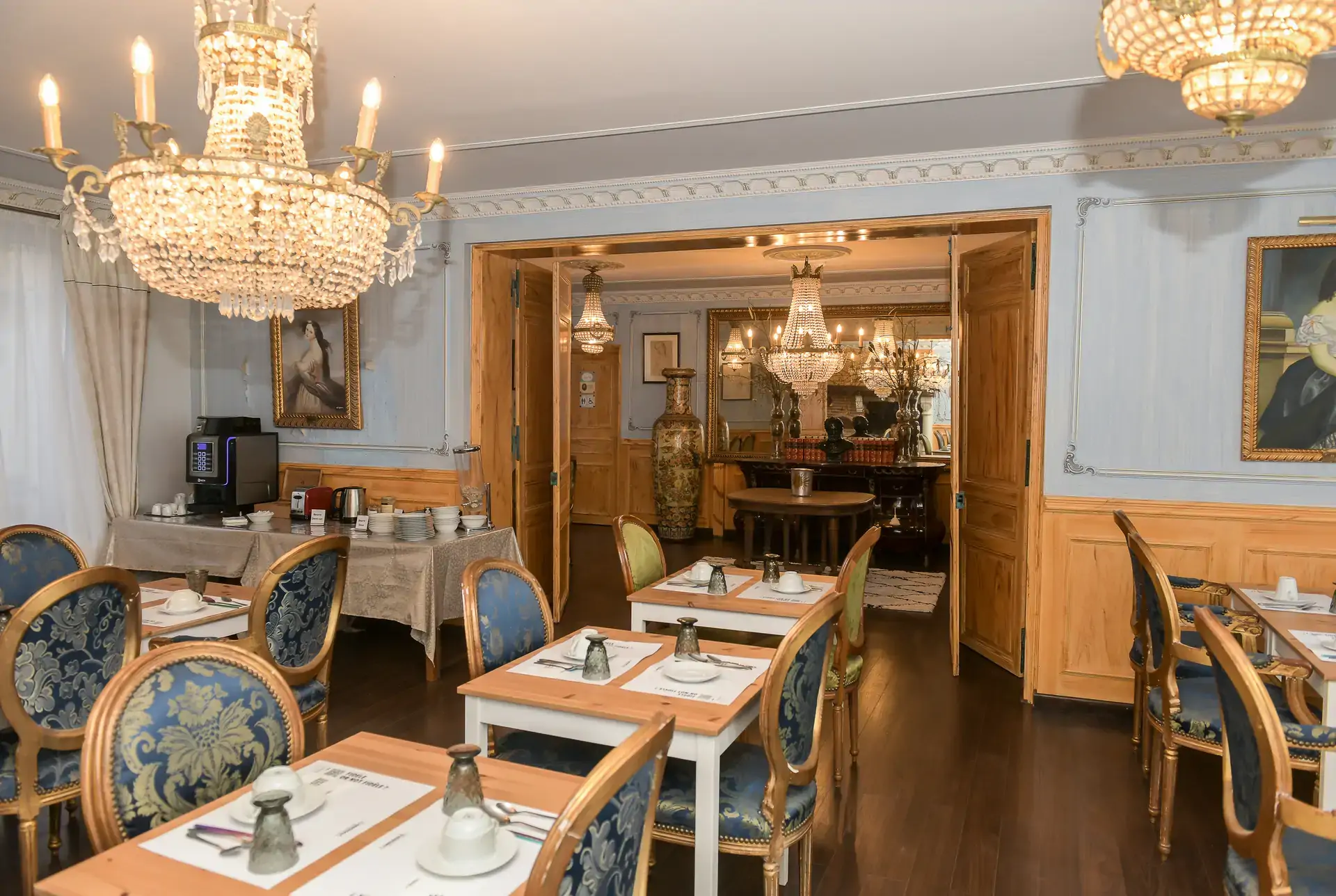 Breakfast served at Hôtel Aultia